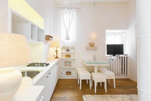 Private kitchen - COLOSSEO HISTORIC APARTMENT (Roma)