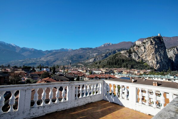 Family Apartment, Multiple Bedrooms (Casa Franco e Ilva 1) | Mountain view