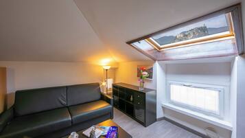 家庭公寓, 多间卧室 (Casa Franco e Ilva 1) | 起居区 | 平板电视