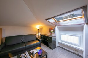 Family Apartment, Multiple Bedrooms (Casa Franco e Ilva 1) | Living area