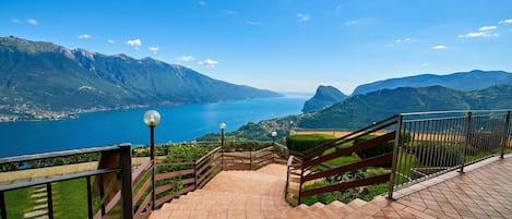 家庭公寓, 多间卧室, 山腰 (Balcone Panoramico sul Garda) | 露台
