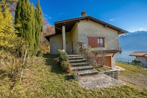 Familie appartement, meerdere slaapkamers, uitzicht op gebergte (Balcone Panoramico sul Garda) | Exterieur
