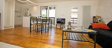 Townhome för familj - flera sovrum - 2 badrum (Casa Alla Grotta) | Vardagsrum | Platt-tv