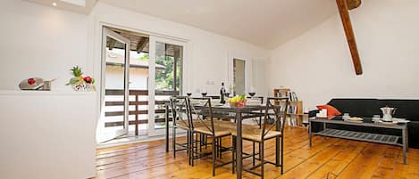 Nhà liên kế dành cho gia đình, nhiều phòng ngủ, 2 phòng tắm (Casa Alla Grotta) | Khu ăn uống