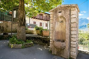 Family Townhome, Multiple Bedrooms, 2 Bathrooms (Casa Alla Grotta) | Property grounds - Casa Alla Grotta (Arco)