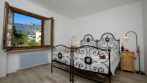 อพาร์ทเมนท์สำหรับครอบครัว, 2 ห้องนอน, ระเบียง (Bella Arco Apartment with Balcony)