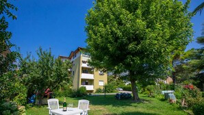 อพาร์ทเมนท์สำหรับครอบครัว, 2 ห้องนอน, ระเบียง (Bella Arco Apartment with Balcony) | รับประทานอาหารกลางแจ้ง