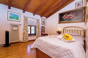 Apartamento familiar, varias habitaciones, junto a la playa (Residenza Rocca del Lago 2) | 2 dormitorios, tabla de planchar con plancha, wifi gratis y ropa de cama