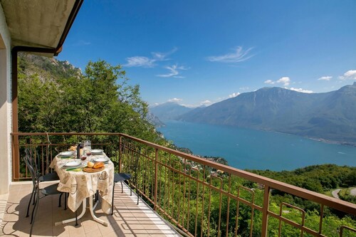 Tremosine Wonderful Lake View 2