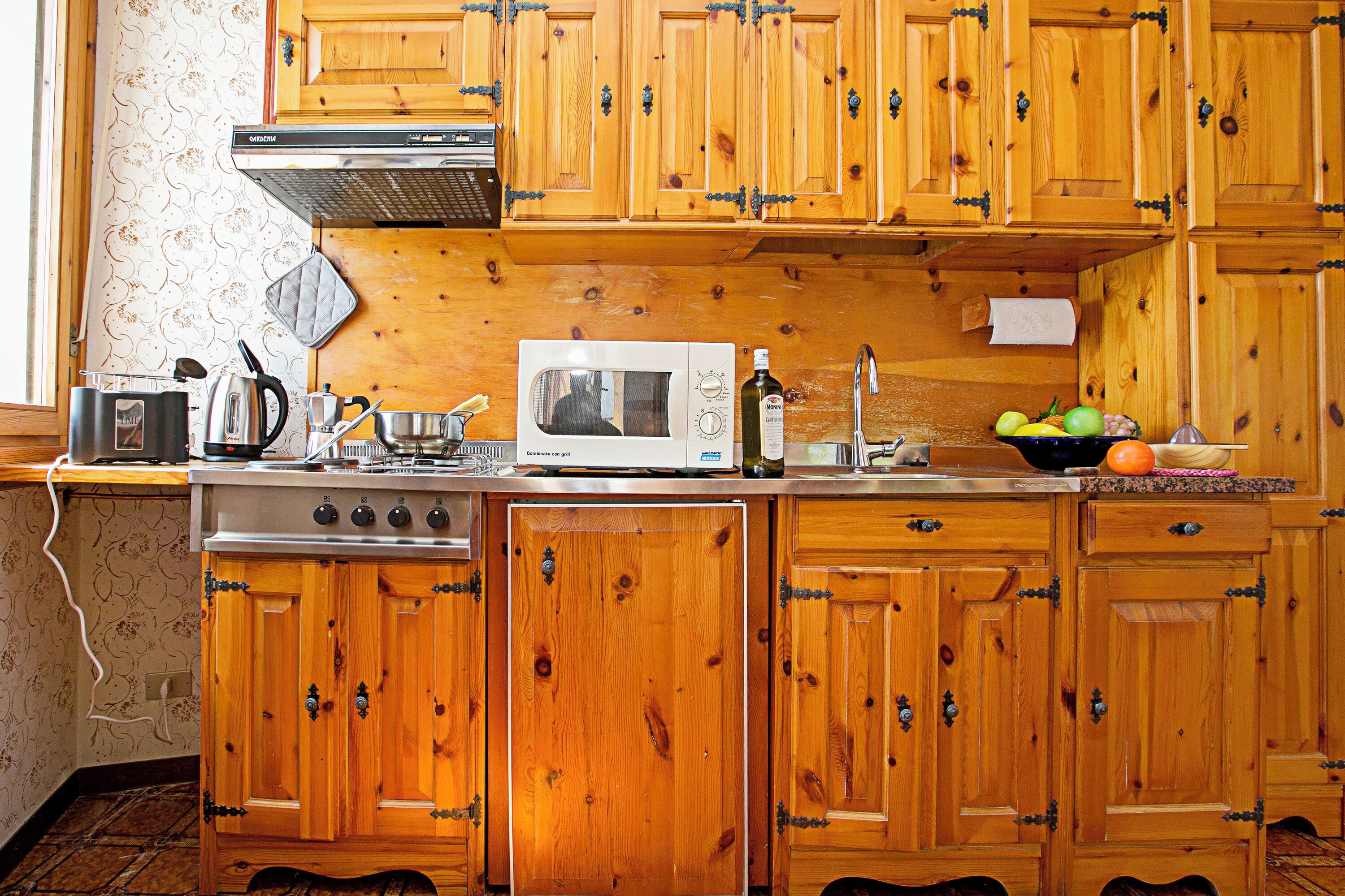 Family Apartment, Multiple Bedrooms, Mountainside (Tremosine Wonderful Lake View 2) | Private kitchen | Fridge, microwave, stovetop, electric kettle