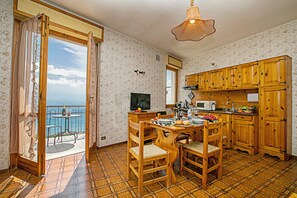 Family Apartment, Multiple Bedrooms, Mountainside (Tremosine Wonderful Lake View 2) | Dining - Tremosine Wonderful Lake View 2 (Tremosine)