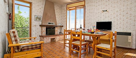 Familie appartement, meerdere slaapkamers, uitzicht op gebergte (Tremosine Wonderful Lake View 2) | Dineren