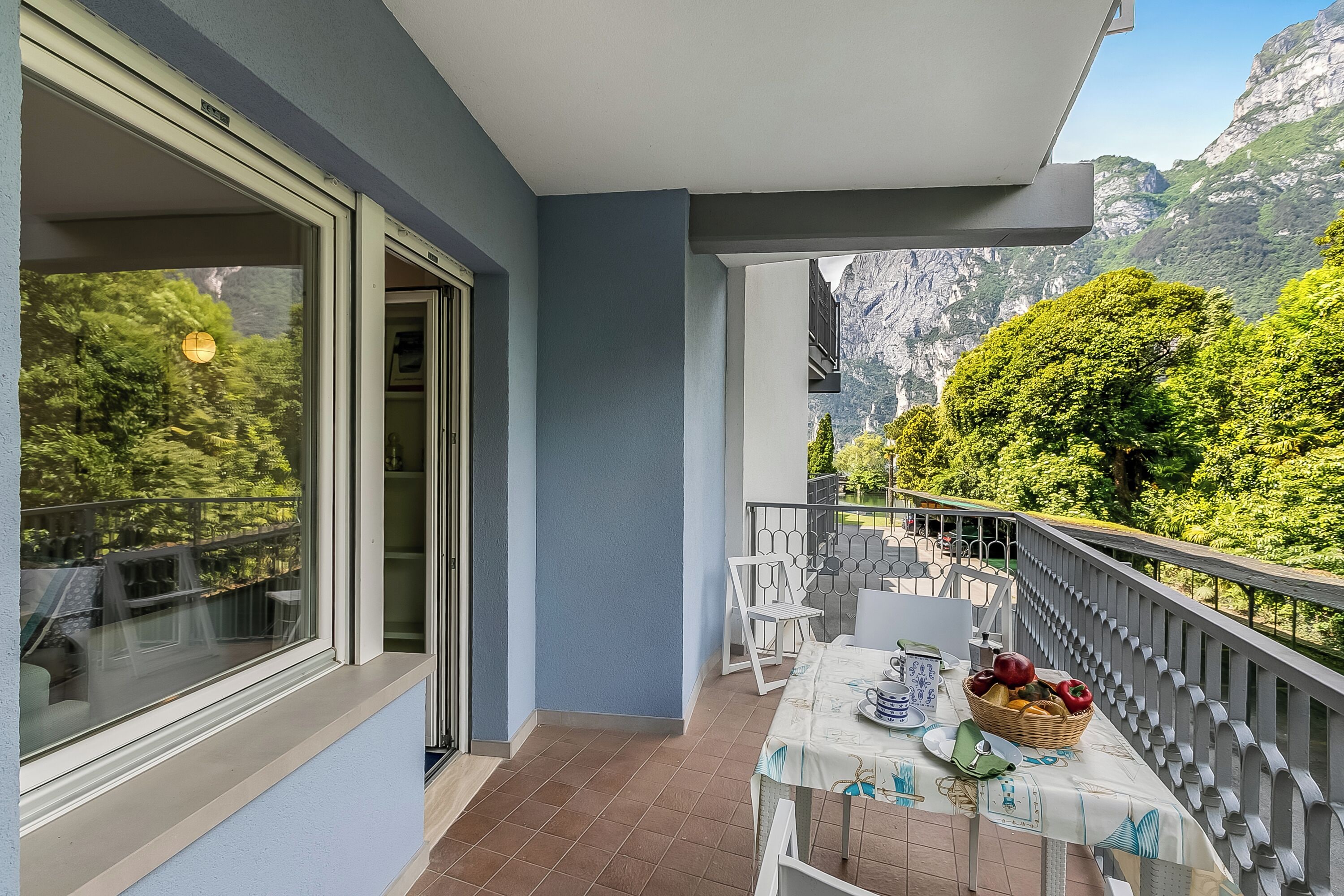 Appartement Familial, 1 chambre, balcon, en bord de lac (Residenza Lago D'Argento by the Beach) | Restauration extérieure