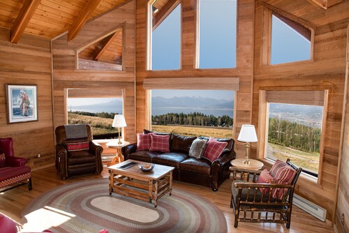 BEAUTIFUL 5 STAR LOG HOME ON 15 ACRES! LAKE VIEWS, STOCKED POND, 18 MILES TO YNP