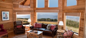 BEAUTIFUL 5 STAR LOG HOME ON 15 ACRES! LAKE VIEWS, STOCKED POND, 18 MILES TO YNP