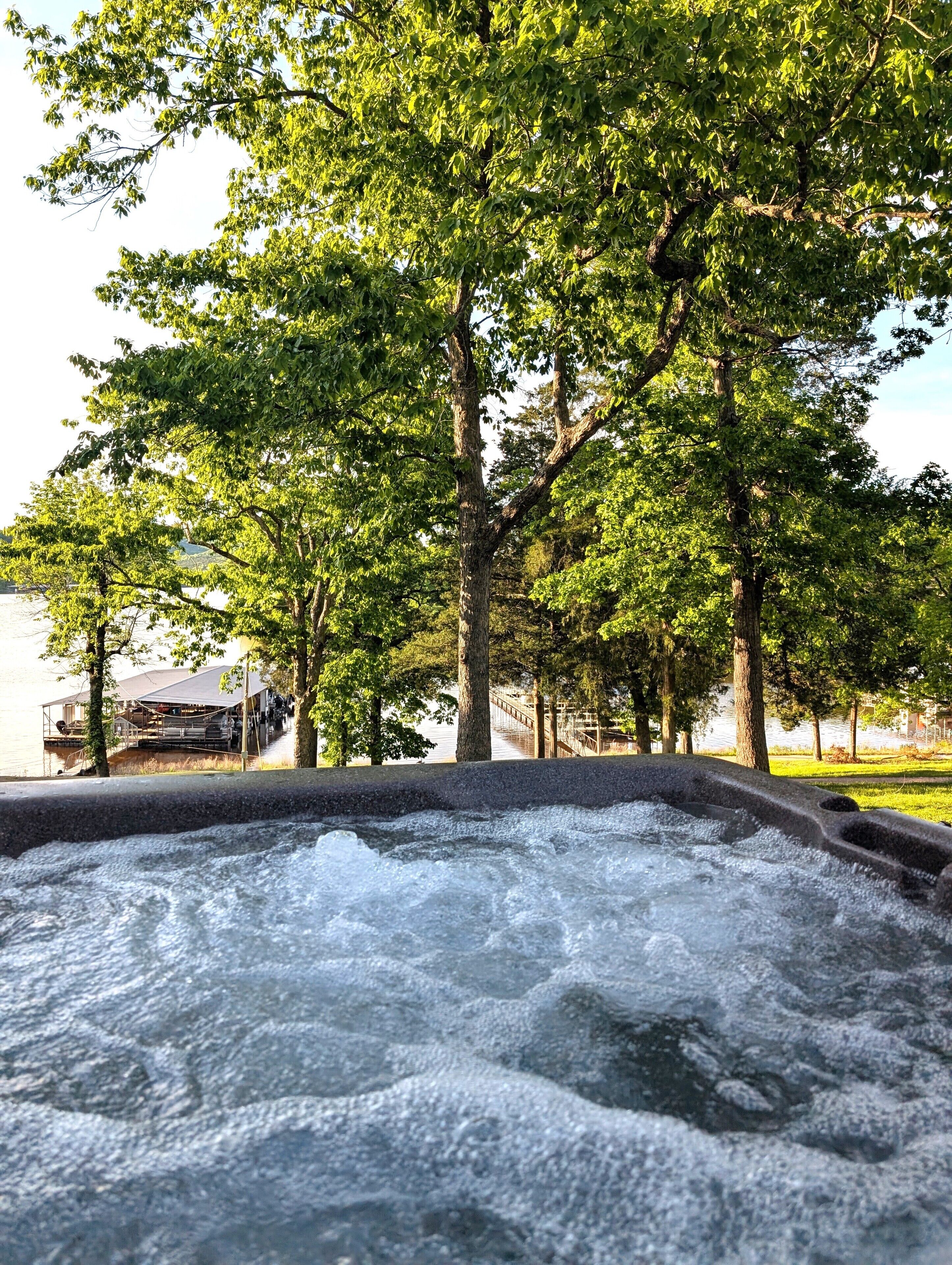 Outdoor spa tub