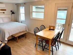 2 slaapkamers, een strijkplank/strijkijzer, gratis wifi, beddengoed