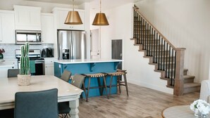 Townhome, 4 Bedrooms | Private kitchen | Oven - Prickly Pear by Freedom Vacation Rentals (Washington)