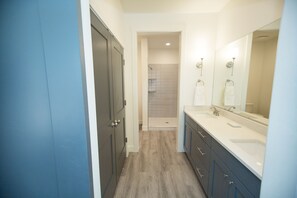 Townhome, 3 Bedrooms | Bathroom | Towels - Blue Skies Ahead by Freedom Vacation Rentals (Washington)
