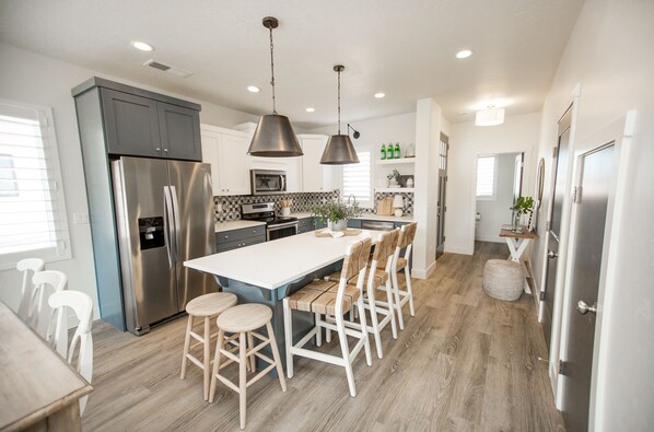 Townhome, 3 Bedrooms | Private kitchen