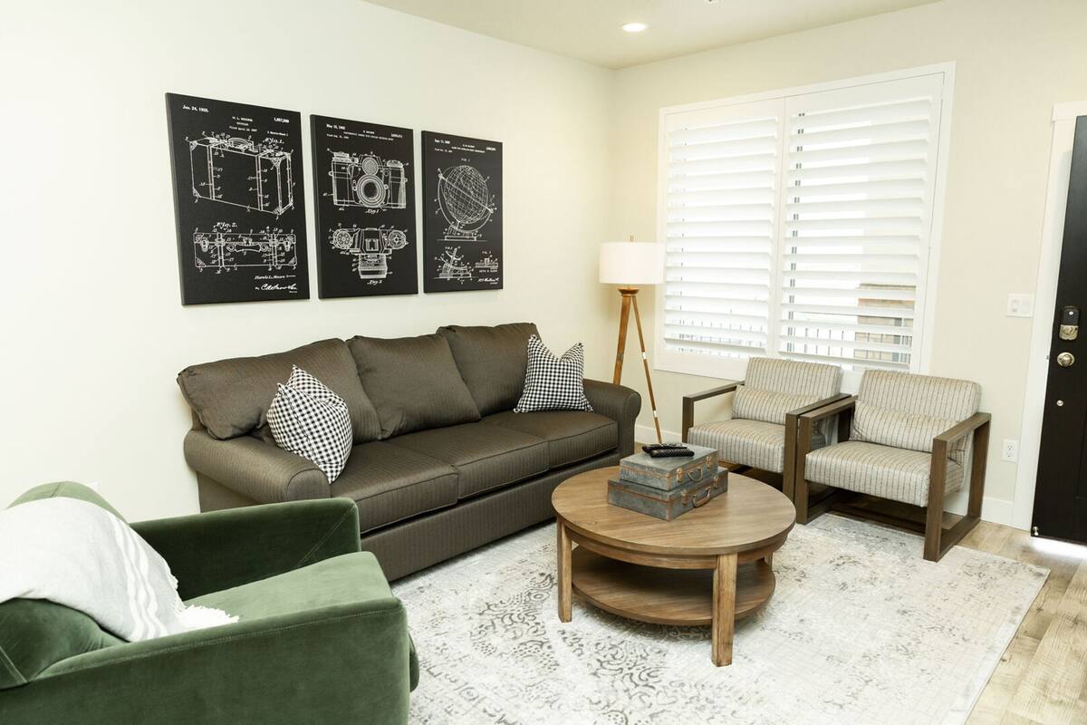 Condo, 2 Bedrooms | Living room