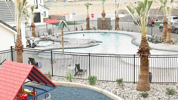Condo, 2 quartos | Piscina | Piscina interna, piscina externa
