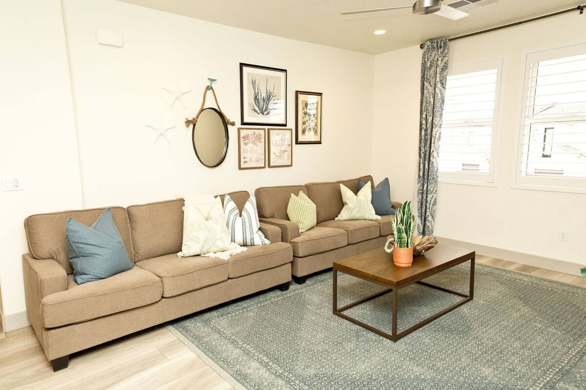 Condo, 2 Bedrooms | Living room