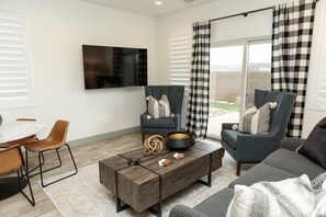 Townhome, 4 Bedrooms | Living room