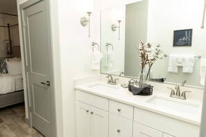Room - Gold Rush by Freedom Vacation Rentals (Washington)