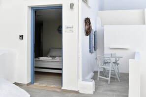 In-room safe, desk, iron/ironing board, WiFi