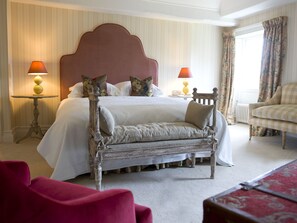 11 bedrooms, iron/ironing board, WiFi, bed sheets