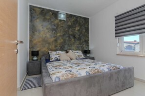 1 bedroom, free WiFi, bed sheets