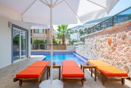 Luxury Kalkan Family Villa sleeps 10, 5 ensuite Bedrooms.