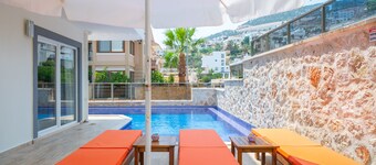 Luxury Kalkan Family Villa sleeps 10, 5 ensuite Bedrooms.