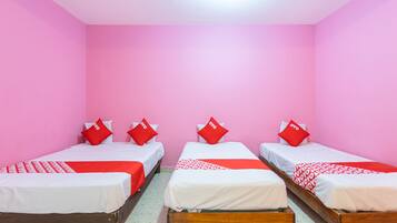 Standard Quintuple | Insonorización, cunas gratuitas, camas extra gratis y wifi gratis