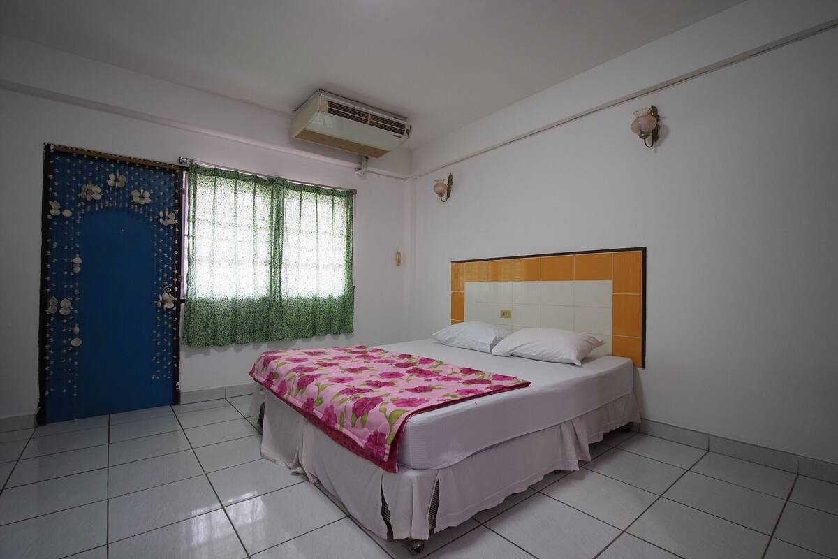 Desk, free WiFi, bed sheets