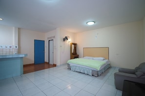 Desk, free WiFi, bed sheets