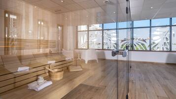 Sauna, steam room