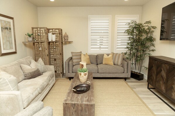 Condo, 2 Bedrooms | Living room