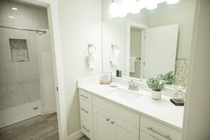 Condo, 2 Bedrooms | Bathroom | Towels