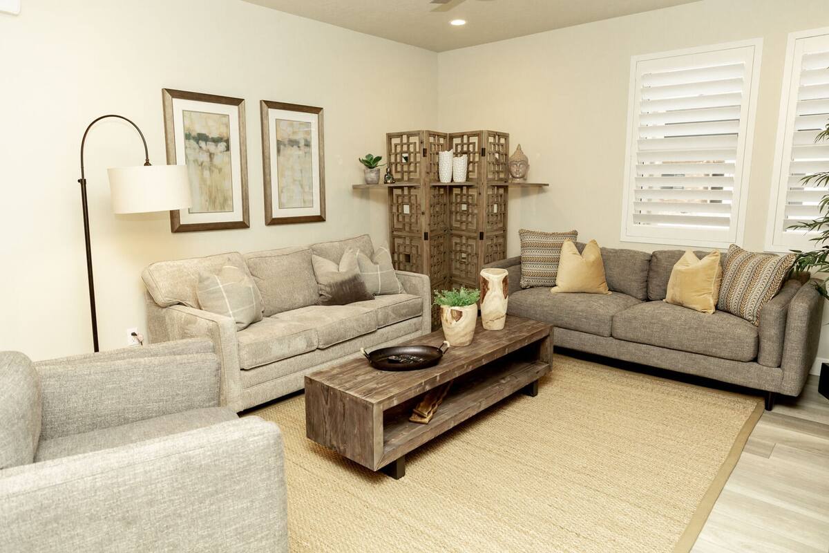 Condo, 2 Bedrooms | Living room