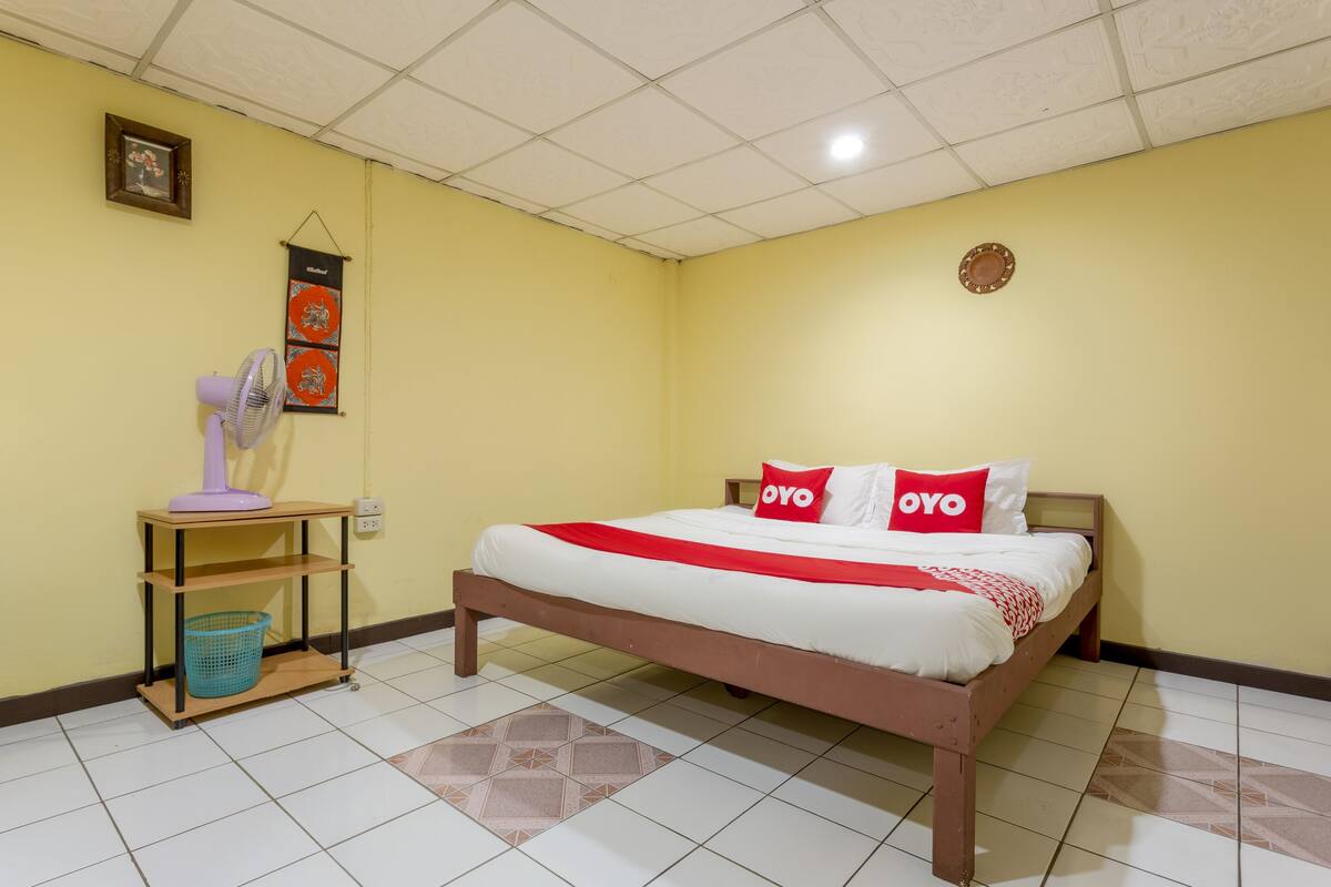 Habitación básica doble | Escritorio, wifi gratis y ropa de cama