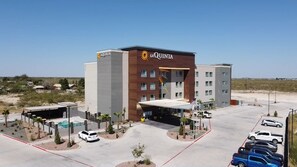 Exterior - La Quinta Inn & Suites by Wyndham Fort Stockton Northeast (Fort Stockton)
