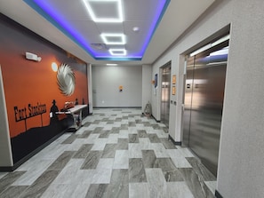 Lift - La Quinta Inn & Suites by Wyndham Fort Stockton Northeast (Fort Stockton)