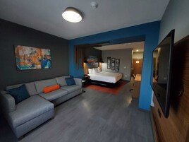 Desk, laptop workspace, iron/ironing board, free WiFi