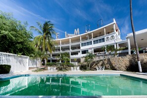 Outdoor pool - OYO Hotel Belmar,Caleta, Acapulco (Acapulco)