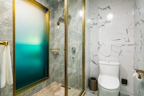 Bathroom - Ibis Styles Xi'an Bell and Drum Tower Square Muslim Quarter (Xi'an)