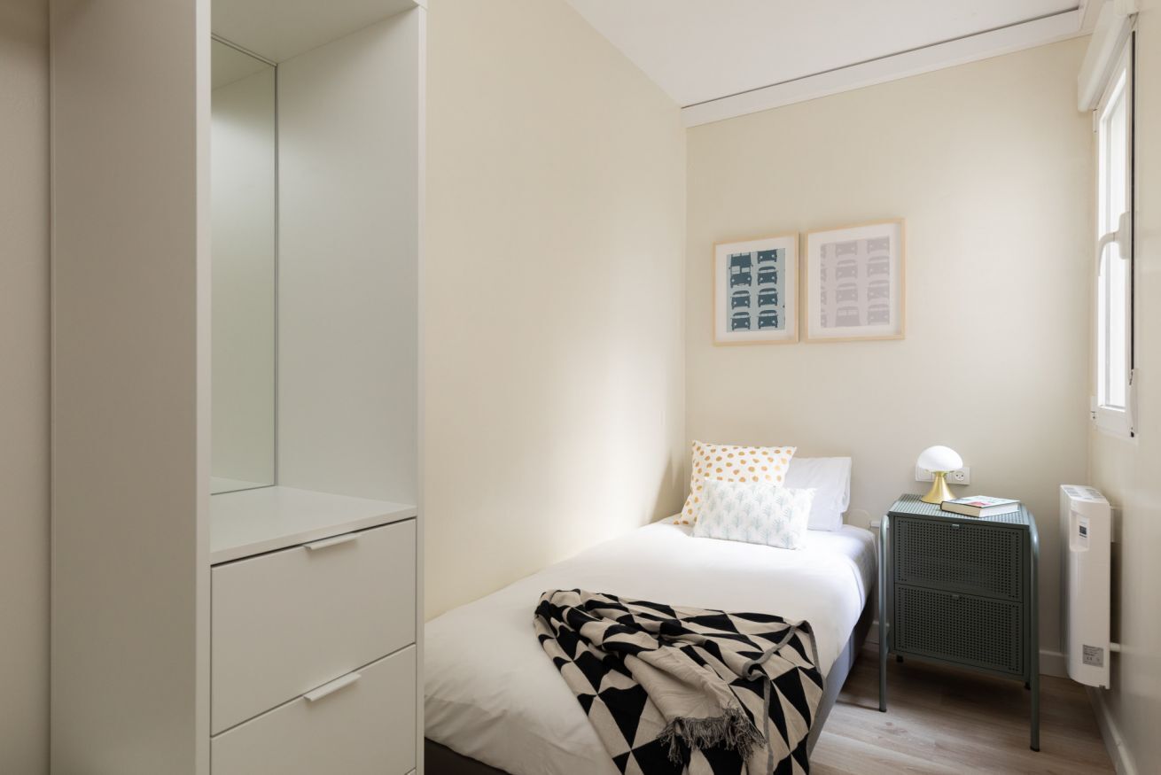 2 slaapkamers, een strijkplank/strijkijzer