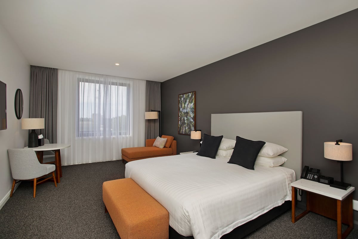 standard room, 1 king bed | premium bedding, in-room safe, individually decorated