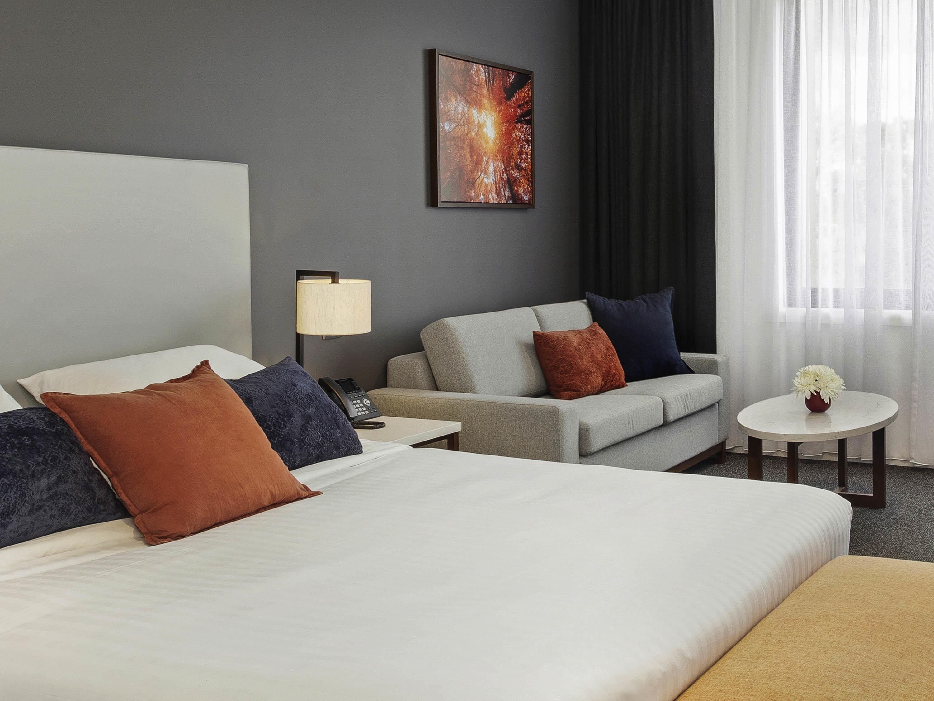 Standard Room, 1 King Bed | Premium bedding, in-room safe, individually decorated